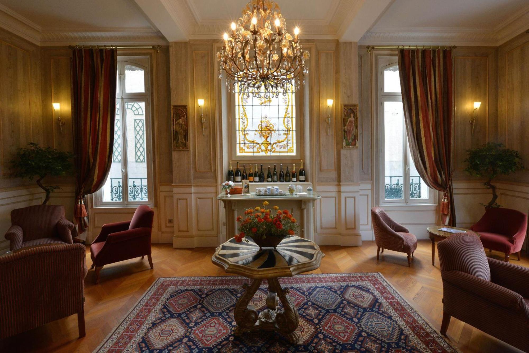 Hotel Castel Jeanson Ay-Champagne Exterior photo